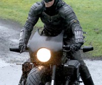新《蝙蝠侠》蝙蝠摩托车霸气上线图片